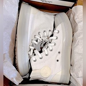 WHITE HI-TOP CONVERSE!